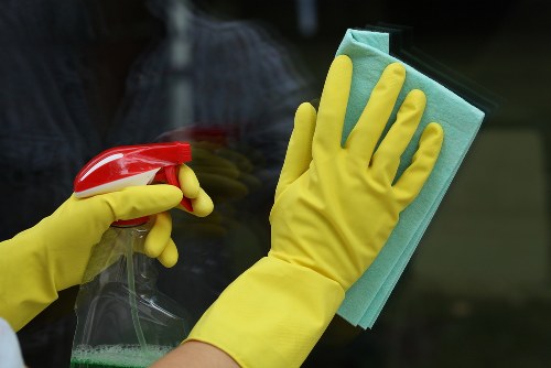 Professional exterior cleaning on a residential or commercial façade in N4