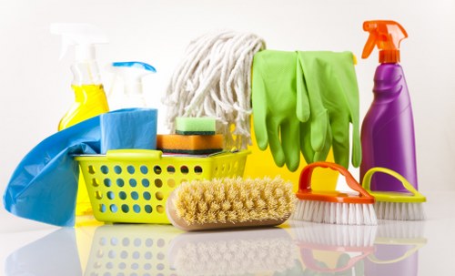 Professional office cleaning on a recurring schedule in N4